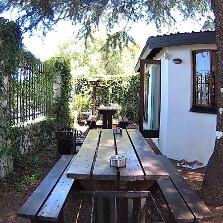 Kuru-Kuru Guesthouse Куруман Екстериор снимка