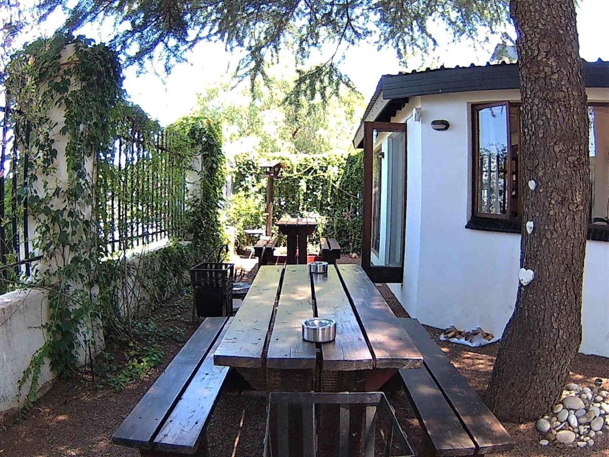 Kuru-Kuru Guesthouse Куруман Екстериор снимка